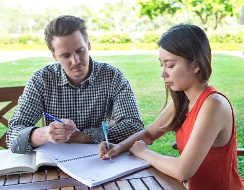 How to Write a Play Review: A Step-by-Step Guide with Examples